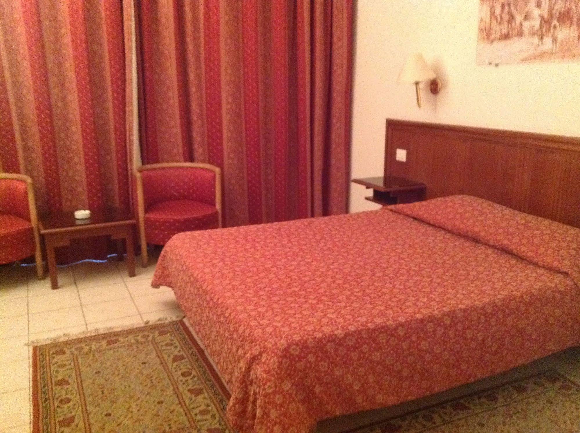 เอล ฮานา อินเตอร์เนชั่นแนล Hotel ตูนิส ภายนอก รูปภาพ
