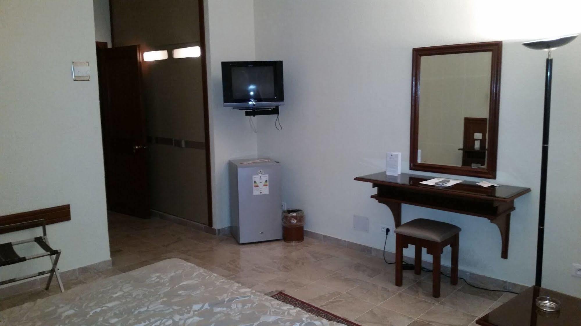 เอล ฮานา อินเตอร์เนชั่นแนล Hotel ตูนิส ภายนอก รูปภาพ